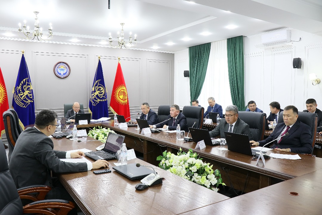 Эсептөө палатасы спирт өндүрүү тармагындагы эки мекемеде жүргүзүлгөн шайкештик аудиттердин жыйынтыктарын карады