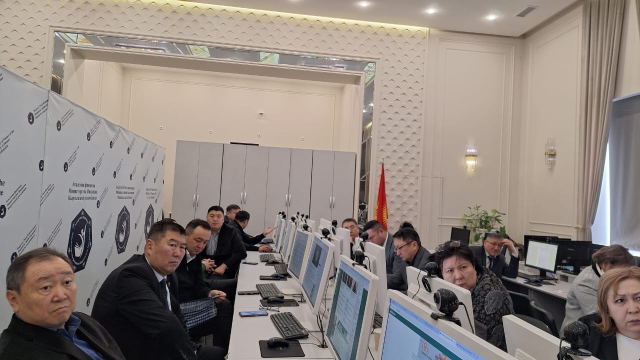 Эсептөө палатасынын кызматкерлери “Электрондук аудит” автоматташтырылган маалыматтык системасын өздөштүрүүдө