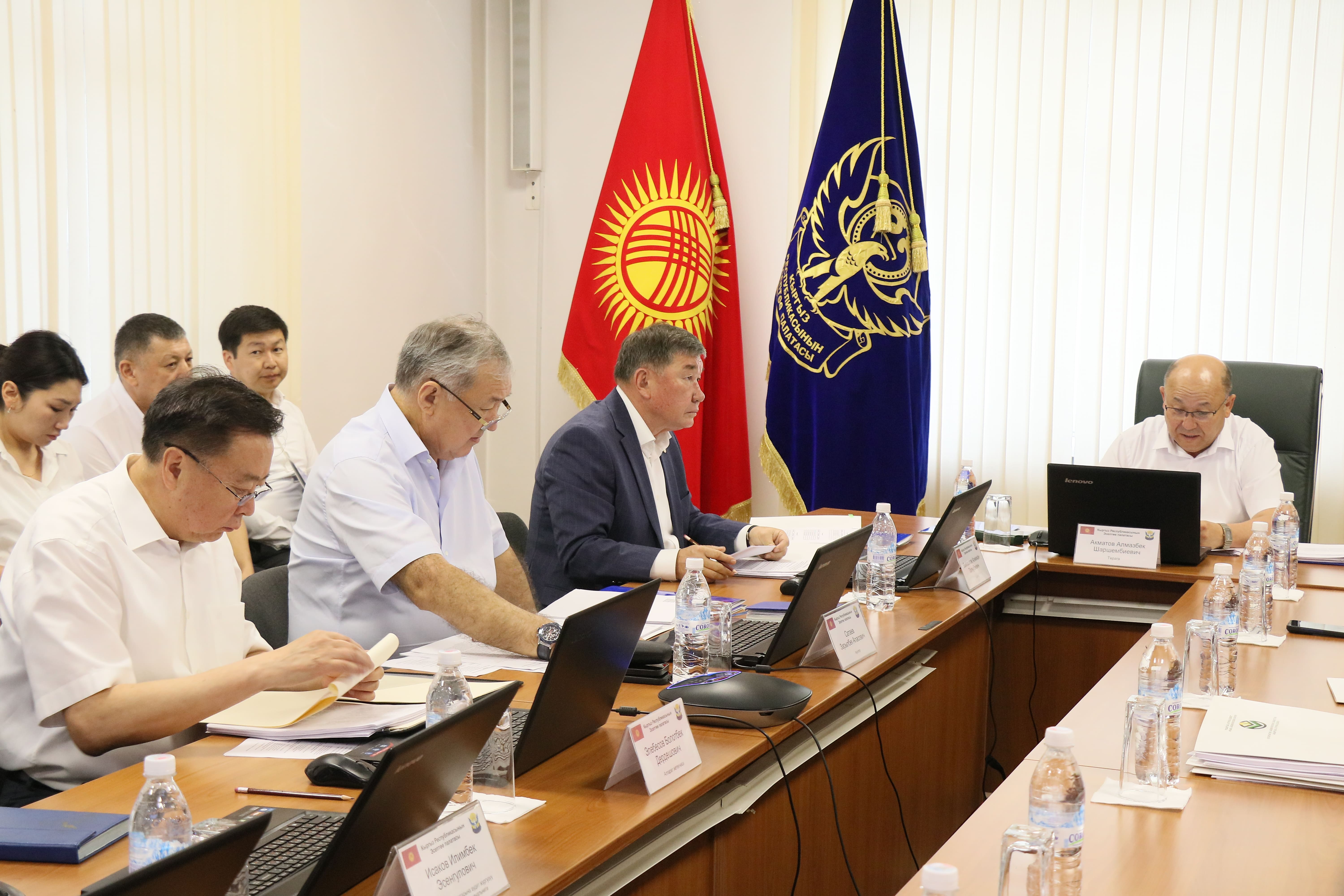 Эсептөө палатасынын Кеңешинин кезектеги отуруму болуп өттү